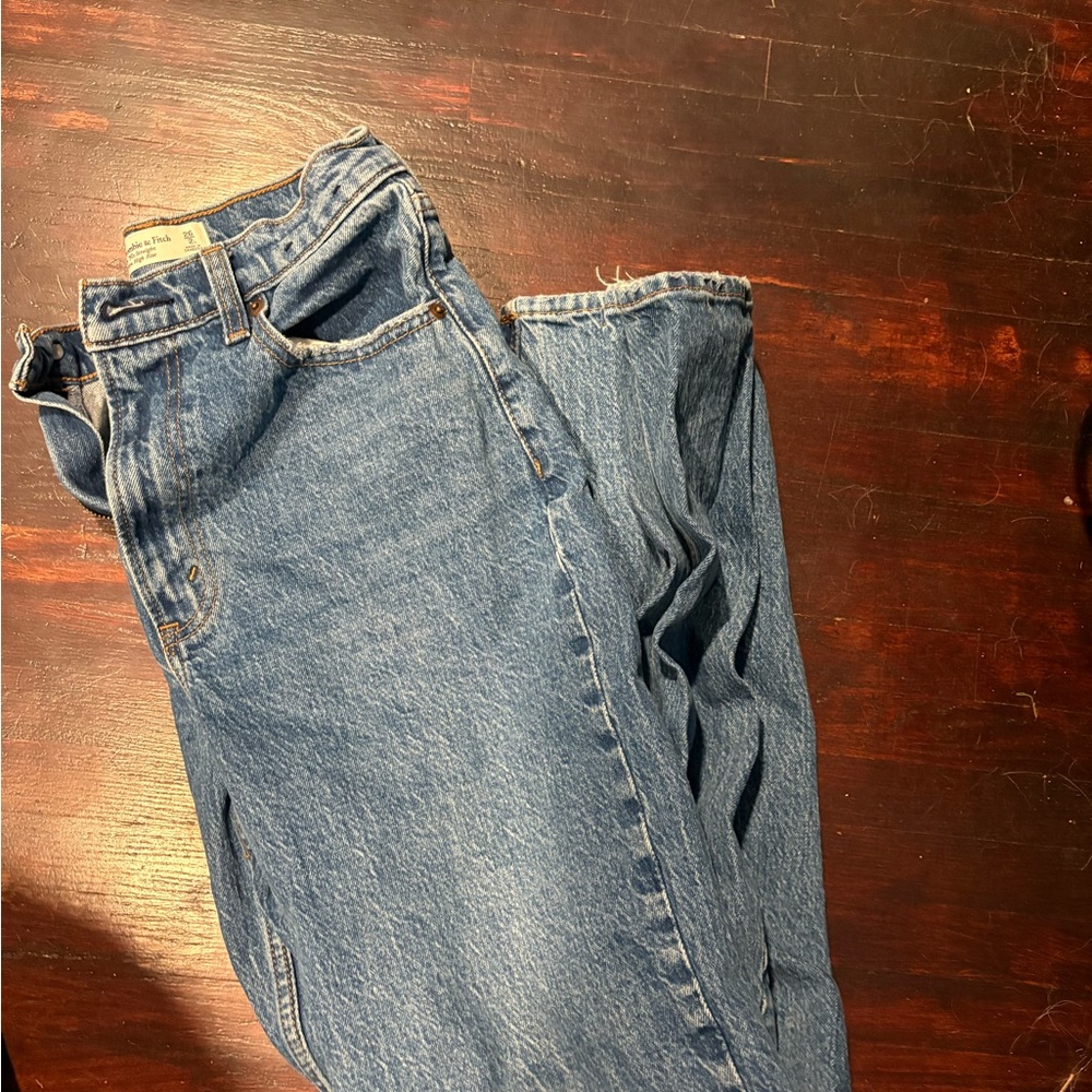 Abercrombie & Fitch Curve Love 90s style blue Jeans